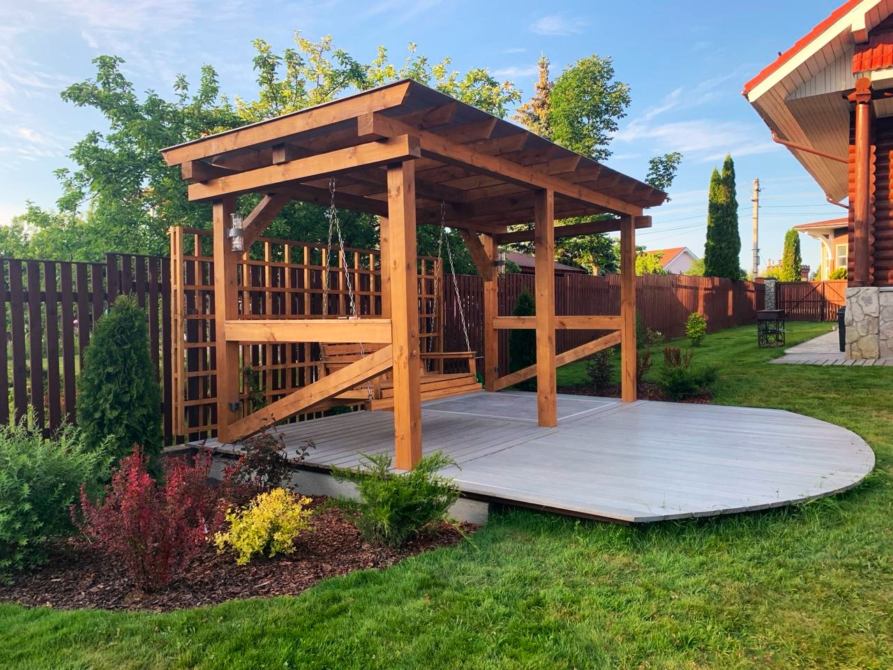 Подиум с зоной Барбекю. 