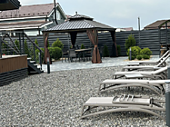 Галечный пляж.